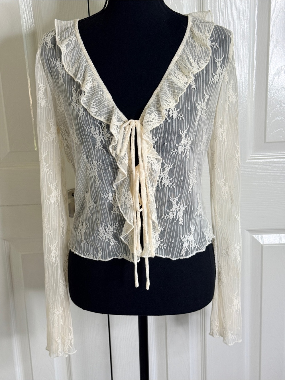 Thirty Thirty LA Lace Tie Front Cardigan Blouse L